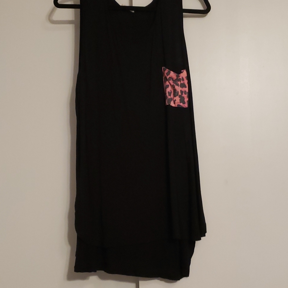 Blank tank with pink leopard pocket size 2xl